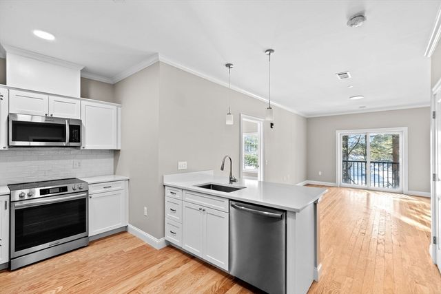 485 Blue Hills Parkway 16, Milton, MA 02186