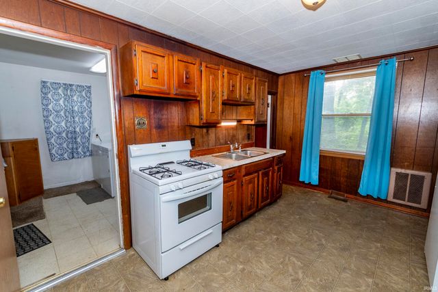 29179 County Road 10, Elkhart, IN 46514