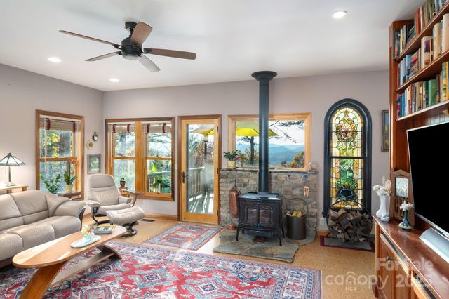 105 Avondale Heights Road, Asheville, NC 28803