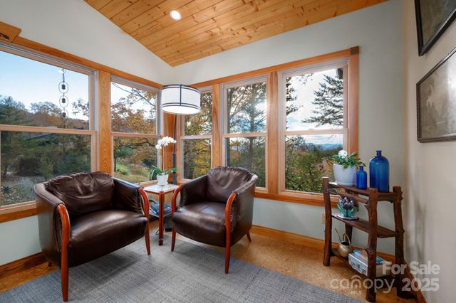 105 Avondale Heights Road, Asheville, NC 28803