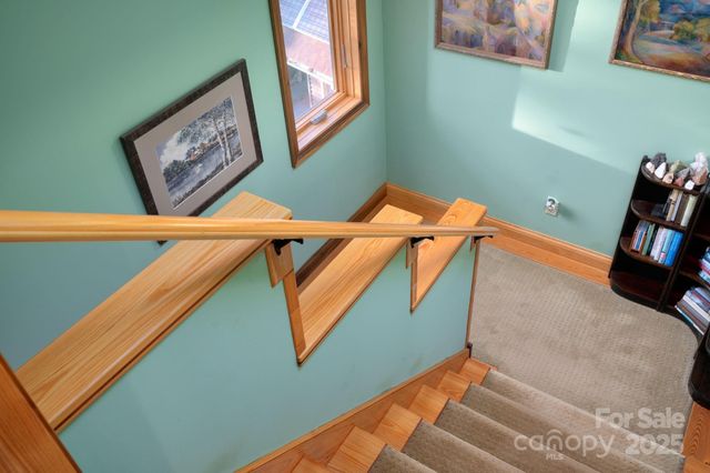 105 Avondale Heights Road, Asheville, NC 28803