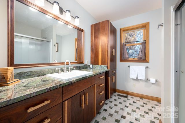 105 Avondale Heights Road, Asheville, NC 28803