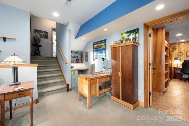 105 Avondale Heights Road, Asheville, NC 28803