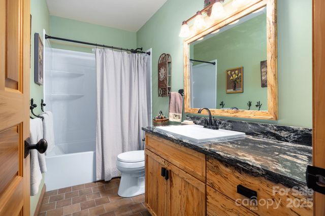 105 Avondale Heights Road, Asheville, NC 28803