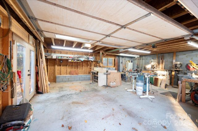 105 Avondale Heights Road, Asheville, NC 28803