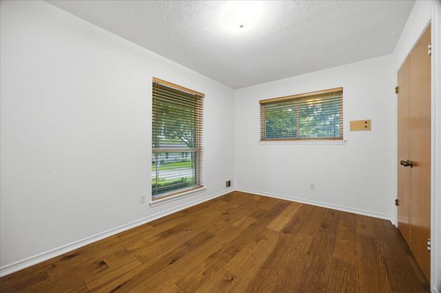 306 Rockbrook Drive, Rockwall, TX 75087