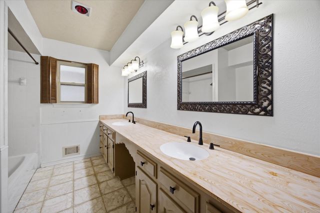 306 Rockbrook Drive, Rockwall, TX 75087