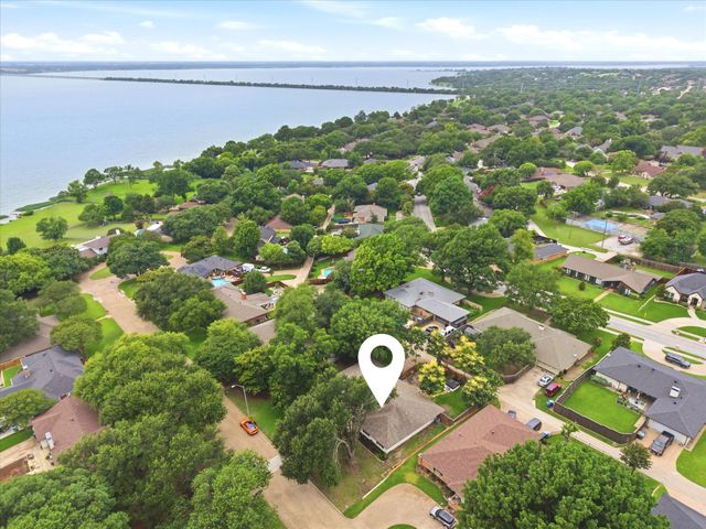 306 Rockbrook Drive, Rockwall, TX 75087