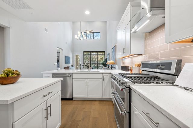 4323 Spicewood Springs RD 9, Austin, TX 78759