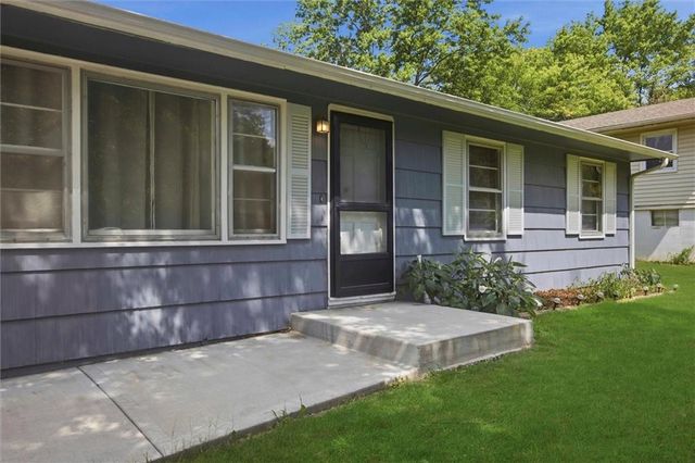 2500 Hillside Drive, Harrisonville, MO 64701