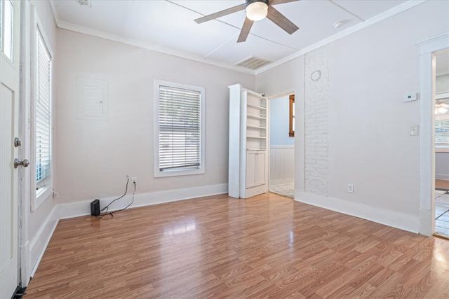 209 W Tahlequah Street, Siloam Springs, AR 72761