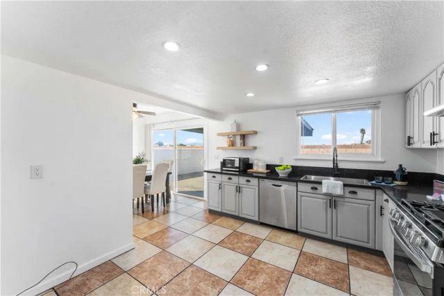 1209 W Avenue H8, Lancaster, CA 93534