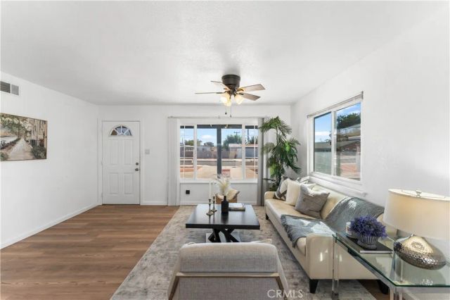 1209 W Avenue H8, Lancaster, CA 93534