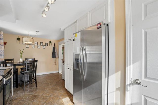 14 9th Street, Nashua, NH 03060