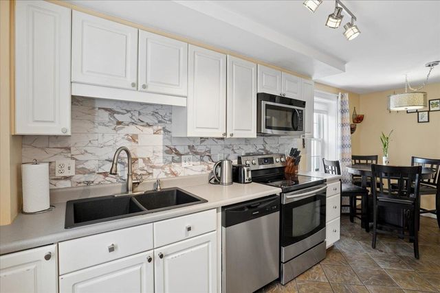 14 9th Street, Nashua, NH 03060