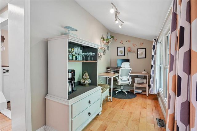14 9th Street, Nashua, NH 03060