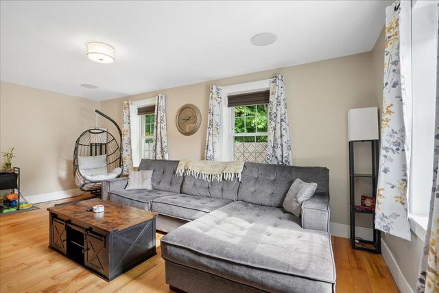 14 9th Street, Nashua, NH 03060
