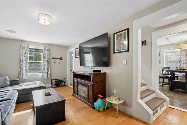 14 9th Street, Nashua, NH 03060