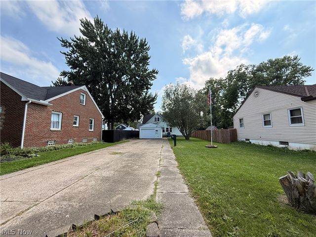 1868 E 34th Street, Lorain, OH 44055