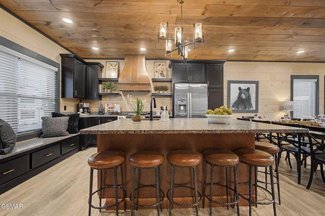 315 Rambling Creek Way, Sevierville, TN 37862