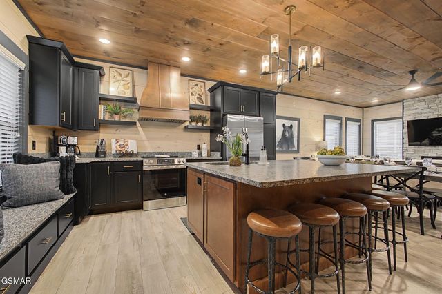 315 Rambling Creek Way, Sevierville, TN 37862