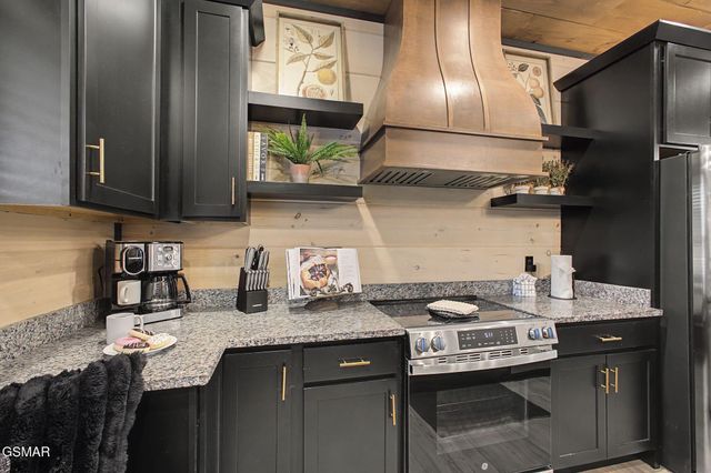 315 Rambling Creek Way, Sevierville, TN 37862