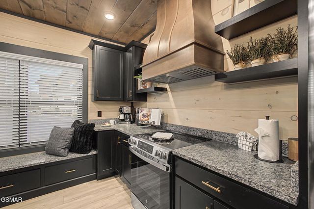 315 Rambling Creek Way, Sevierville, TN 37862