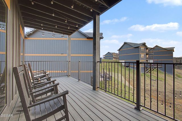 315 Rambling Creek Way, Sevierville, TN 37862