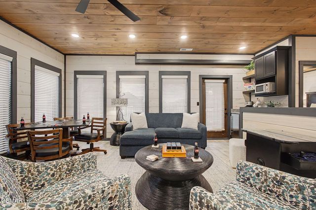 315 Rambling Creek Way, Sevierville, TN 37862