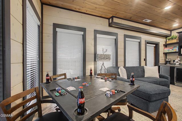 315 Rambling Creek Way, Sevierville, TN 37862