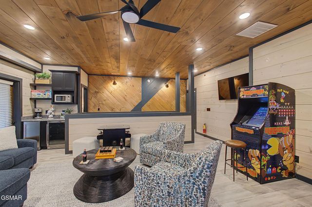 315 Rambling Creek Way, Sevierville, TN 37862