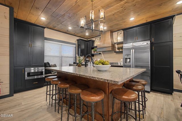 315 Rambling Creek Way, Sevierville, TN 37862