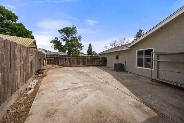 1101 Winchell Way, Modesto, CA 95358