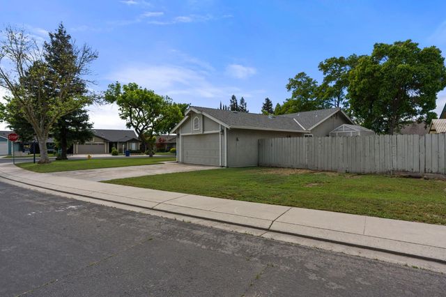 1101 Winchell Way, Modesto, CA 95358