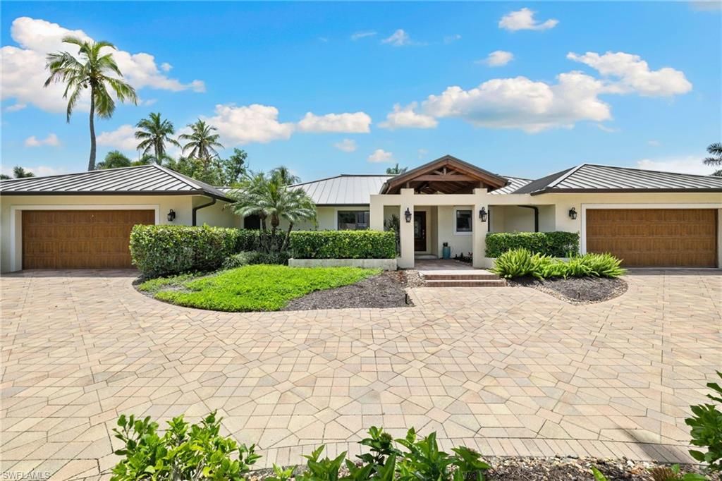 230 CHAMPNEY BAY CT, Naples, FL 34102