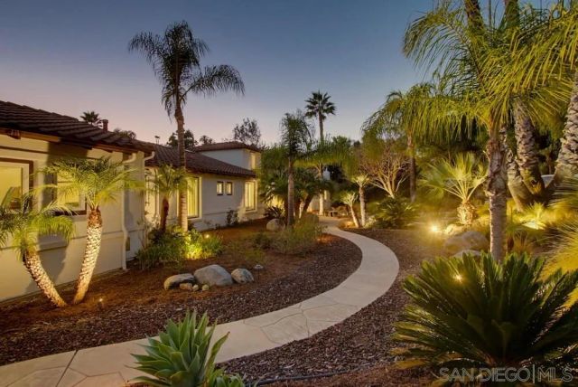 13635 Antelope Station, Poway, CA 92064