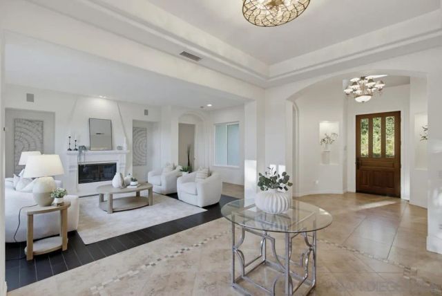 13635 Antelope Station, Poway, CA 92064