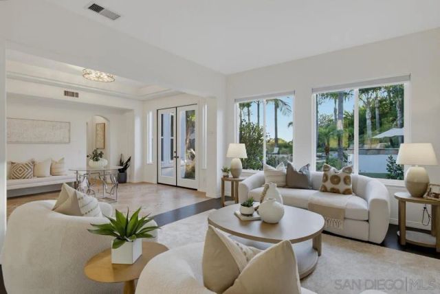 13635 Antelope Station, Poway, CA 92064