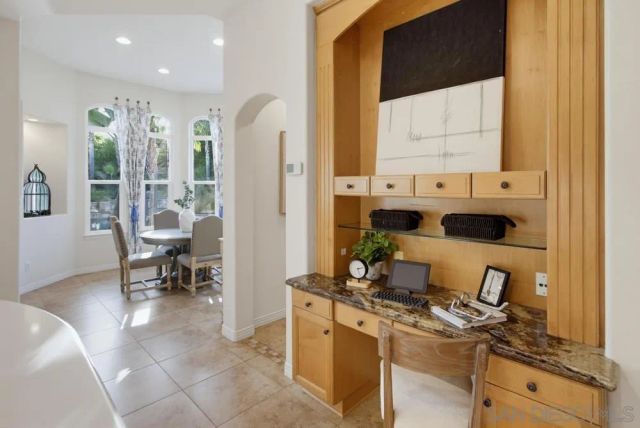 13635 Antelope Station, Poway, CA 92064