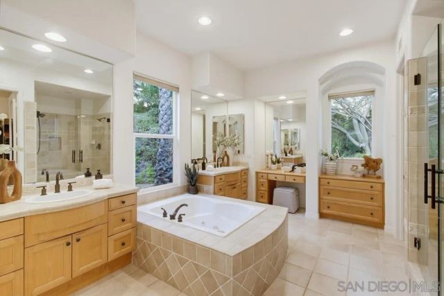 13635 Antelope Station, Poway, CA 92064