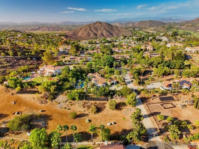 13635 Antelope Station, Poway, CA 92064