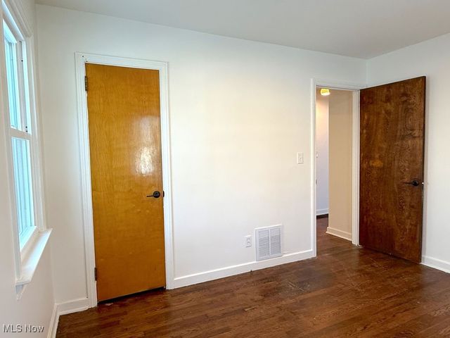 1758 Beechwood, Warren, OH 44483