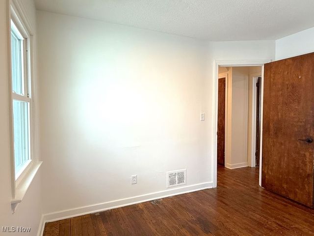 1758 Beechwood, Warren, OH 44483