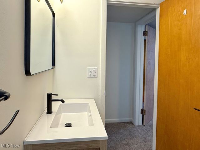 1758 Beechwood, Warren, OH 44483