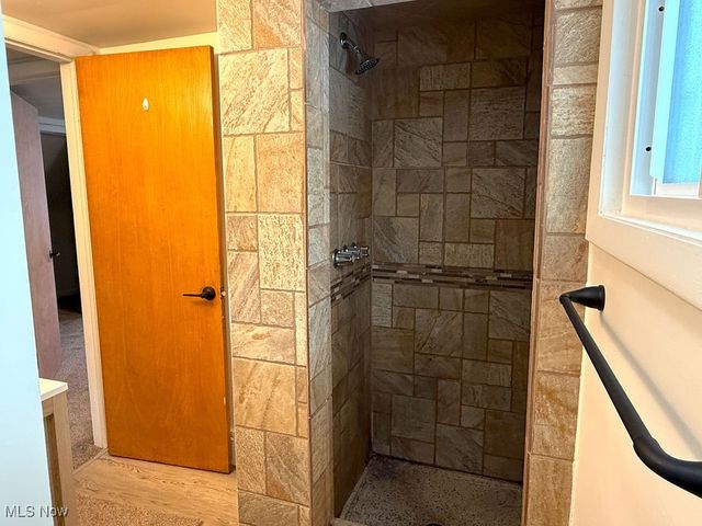 1758 Beechwood, Warren, OH 44483