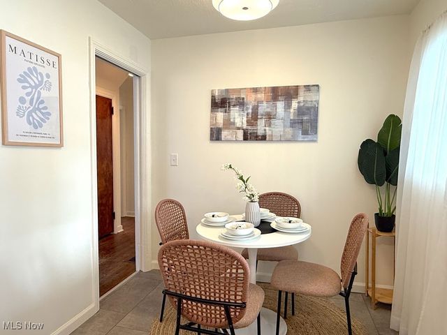 1758 Beechwood, Warren, OH 44483