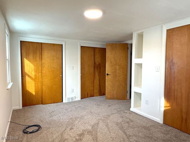 1758 Beechwood, Warren, OH 44483