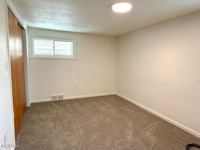 1758 Beechwood, Warren, OH 44483