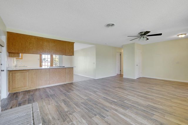 4294 Lever Ave, Olivehurst, CA 95961