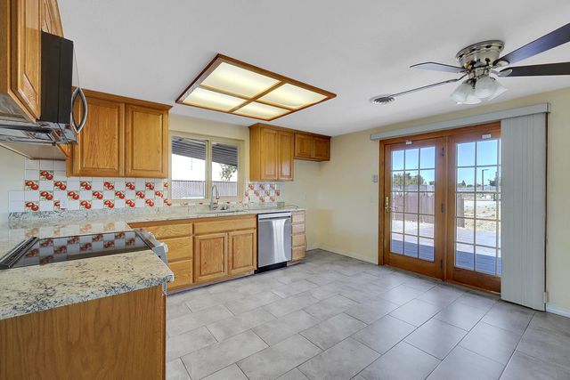 4294 Lever Ave, Olivehurst, CA 95961